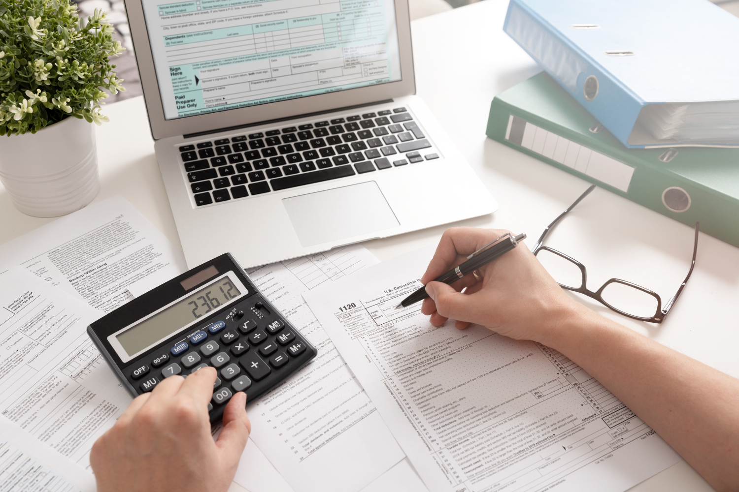 Accountant on Demand Horizontal Image